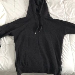 Oversized hoodie with zippers